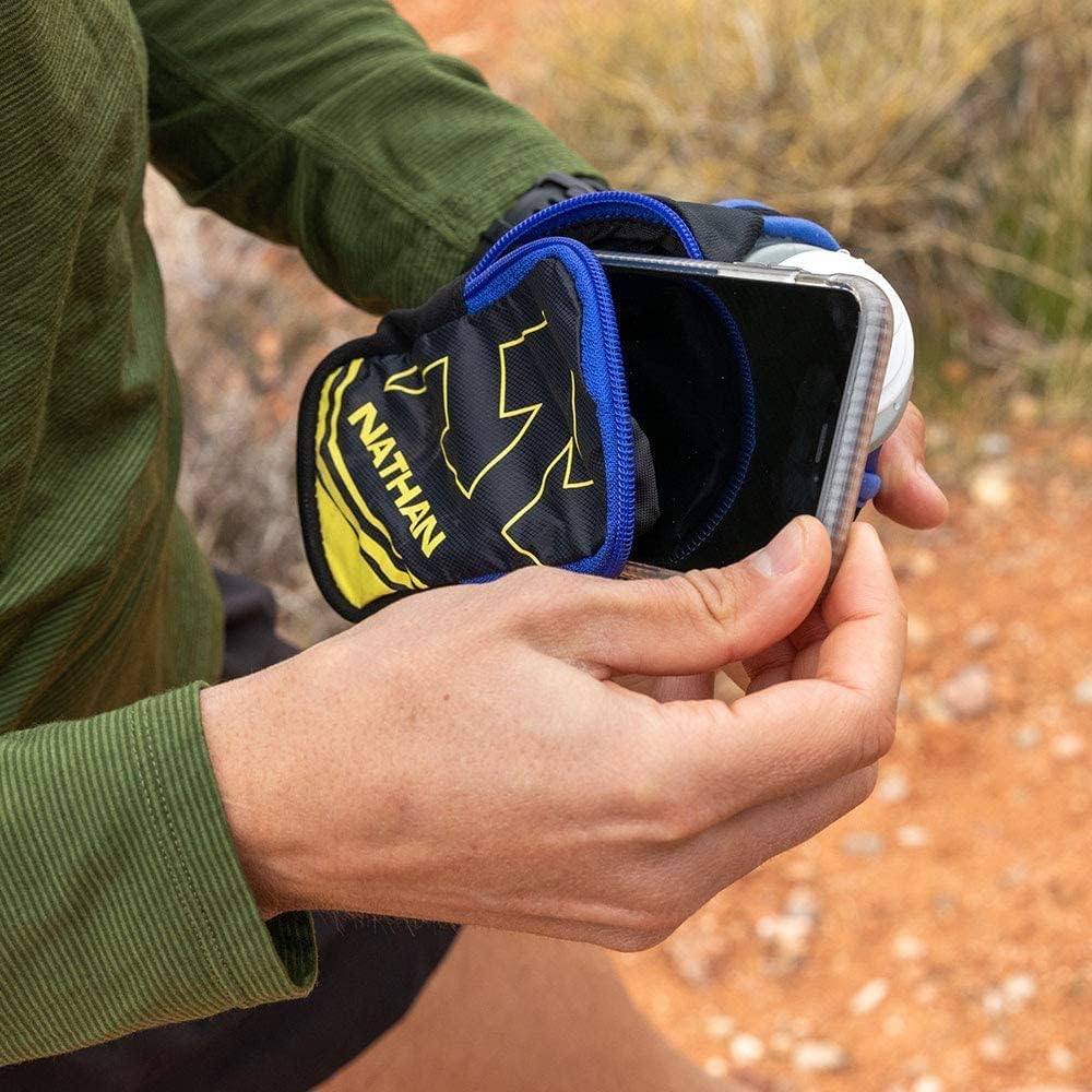 Nathan Water Bottle Handheld, Grip-Free Running Water Bottle Handheld, SpeedDraw Plus Insulated Flask, Handheld Running Water Bottle for Runners, Hiking, etc. Sports Water Bottles
